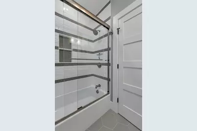 22 Harvard St, Somerville, MA 02143 - Photo 17
