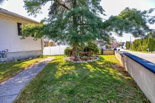 321 Embert St, Fall River, MA 02721 - Photo 23