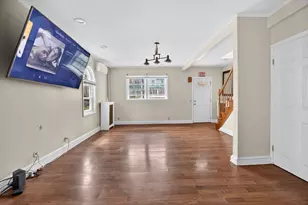 8 Essex St, Swampscott, MA 01907 - Photo 3