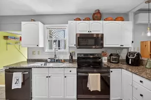 8 Essex St, Swampscott, MA 01907 - Photo 5
