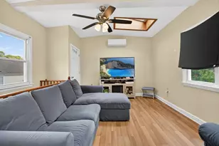 8 Essex St, Swampscott, MA 01907 - Photo 11