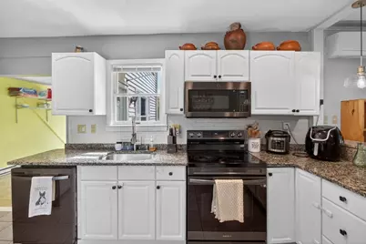 8 Essex St, Swampscott, MA 01907 - Photo 7