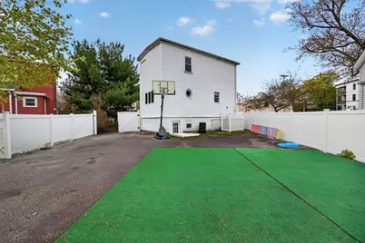 8 Essex St, Swampscott, MA 01907 - Photo 13