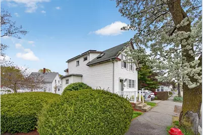 8 Essex St, Swampscott, MA 01907 - Photo 29