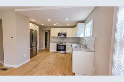 44 Vernon St, Rockland, MA 02370 - Photo 3
