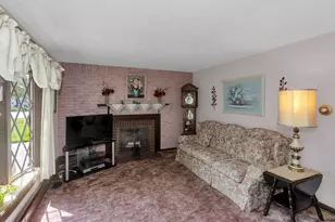 111 Woodcrest Cir, Chicopee, MA 01020 - Photo 11