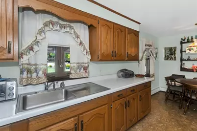 111 Woodcrest Circle, Chicopee, MA 01020 - Photo 7
