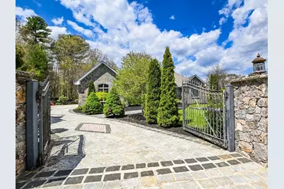 219 Leonard St, Acushnet, MA 02740 - Photo 3