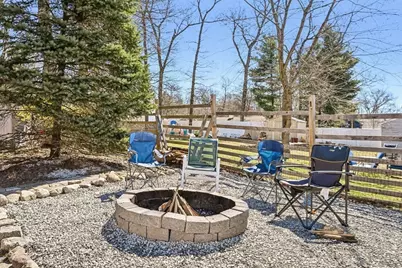5 Crestwood Ave, Plainville, MA 02762 - Photo 21