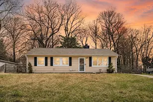 5 Crestwood Ave, Plainville, MA 02762 - Photo 1