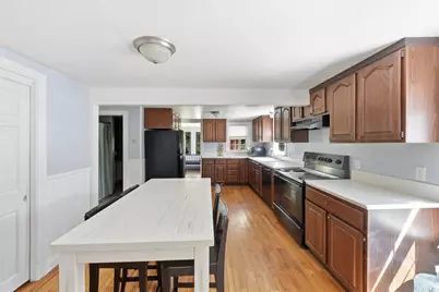609 Willard St, Leominster, MA 01453 - Photo 9