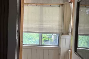194-196 W Franklin St, Holyoke, MA 01040 - Photo 9