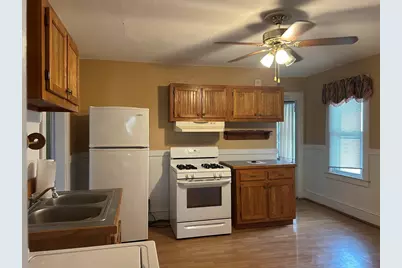 194-196 W Franklin St #2, Holyoke, MA 01040 - Photo 3