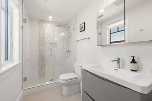 80 Verndale St, Brookline, MA 02446 - Photo 17