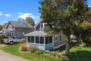 17 Island St, Mattapoisett, MA 02739 - Photo 5