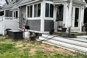 13 Collins St, Salisbury, MA 01952 - Photo 3