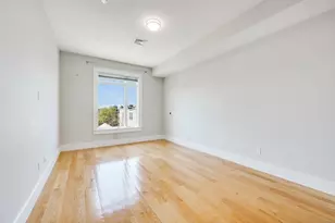 17 Vinton St, Boston, MA 02127 - Photo 9