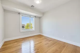 17 Vinton St, Boston, MA 02127 - Photo 11