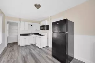 242 Fort Pleasant Ave, Springfield, MA 01108 - Photo 9