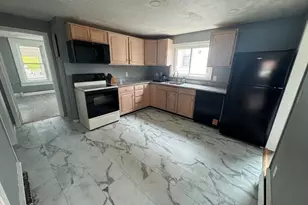 28 Vernon Ct, Fitchburg, MA 01420 - Photo 3