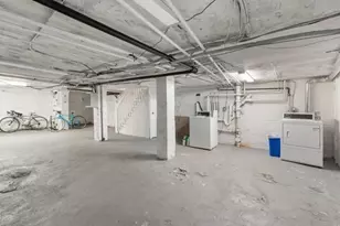 62 W Cedar St, Boston, MA 02114 - Photo 23