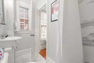 62 W Cedar St, Boston, MA 02114 - Photo 5
