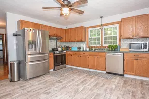 325 River St, Halifax, MA 02338 - Photo 3