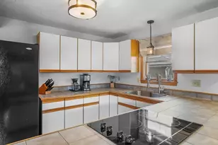 122 S Walker St, Lowell, MA 01851 - Photo 35