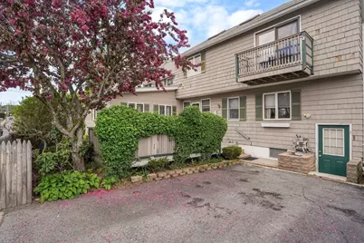 122 S Walker St, Lowell, MA 01851 - Photo 9