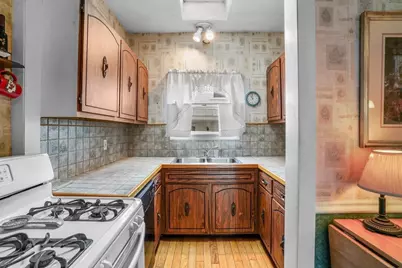 122 S Walker St, Lowell, MA 01851 - Photo 13