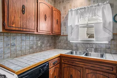 122 S Walker St, Lowell, MA 01851 - Photo 25
