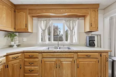 17 Upland Ave, Webster, MA 01570 - Photo 17