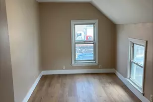 14 Sheridan St, Chicopee, MA 01020 - Photo 9
