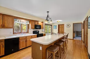 119 Pineridge Dr, Westfield, MA 01085 - Photo 9