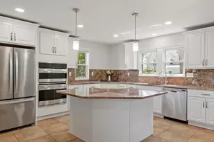 36 Chestnut St, Marlborough, MA 01752 - Photo 5