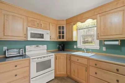 204 Nashua Rd, Billerica, MA 01862 - Photo 21