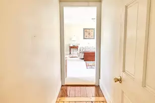 27 Holyoke St, Easthampton, MA 01027 - Photo 23