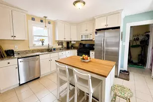 27 Holyoke St, Easthampton, MA 01027 - Photo 7