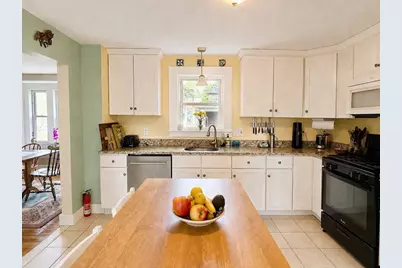 27 Holyoke St, Easthampton, MA 01027 - Photo 5