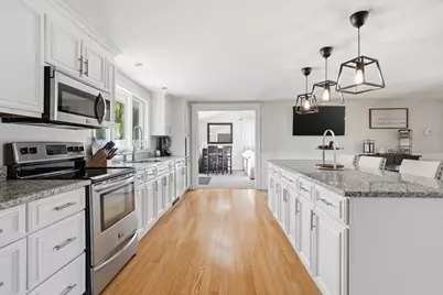 8 Lisa Rd, Peabody, MA 01960 - Photo 3