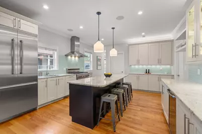 9 Bartlett Cres #1, Brookline, MA 02446 - Photo 3