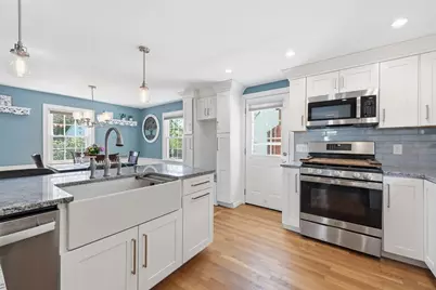79 Running Brook Rd, Boston, MA 02132 - Photo 9