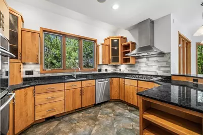 14 Hillside Ave, Southborough, MA 01772 - Photo 9