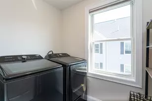 31 Orchard St, Haverhill, MA 01830 - Photo 9