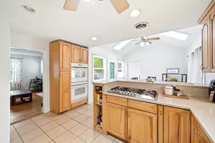 616 Cooley St, Springfield, MA 01128 - Photo 3