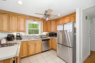 616 Cooley St, Springfield, MA 01128 - Photo 7
