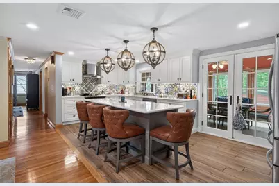 8 Hawthorne St, Watertown, MA 02472 - Photo 7