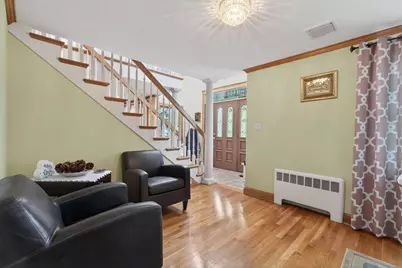 8 Hawthorne St, Watertown, MA 02472 - Photo 9