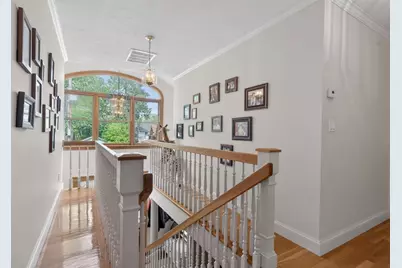 8 Hawthorne St, Watertown, MA 02472 - Photo 19
