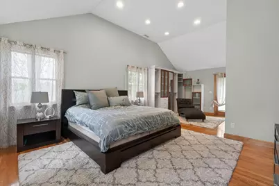 8 Hawthorne St, Watertown, MA 02472 - Photo 19